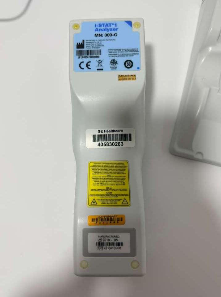 Abbott i-Stat 1 300G Wireless Blood Analyzer, no battiries FOR PARTS - Image 8