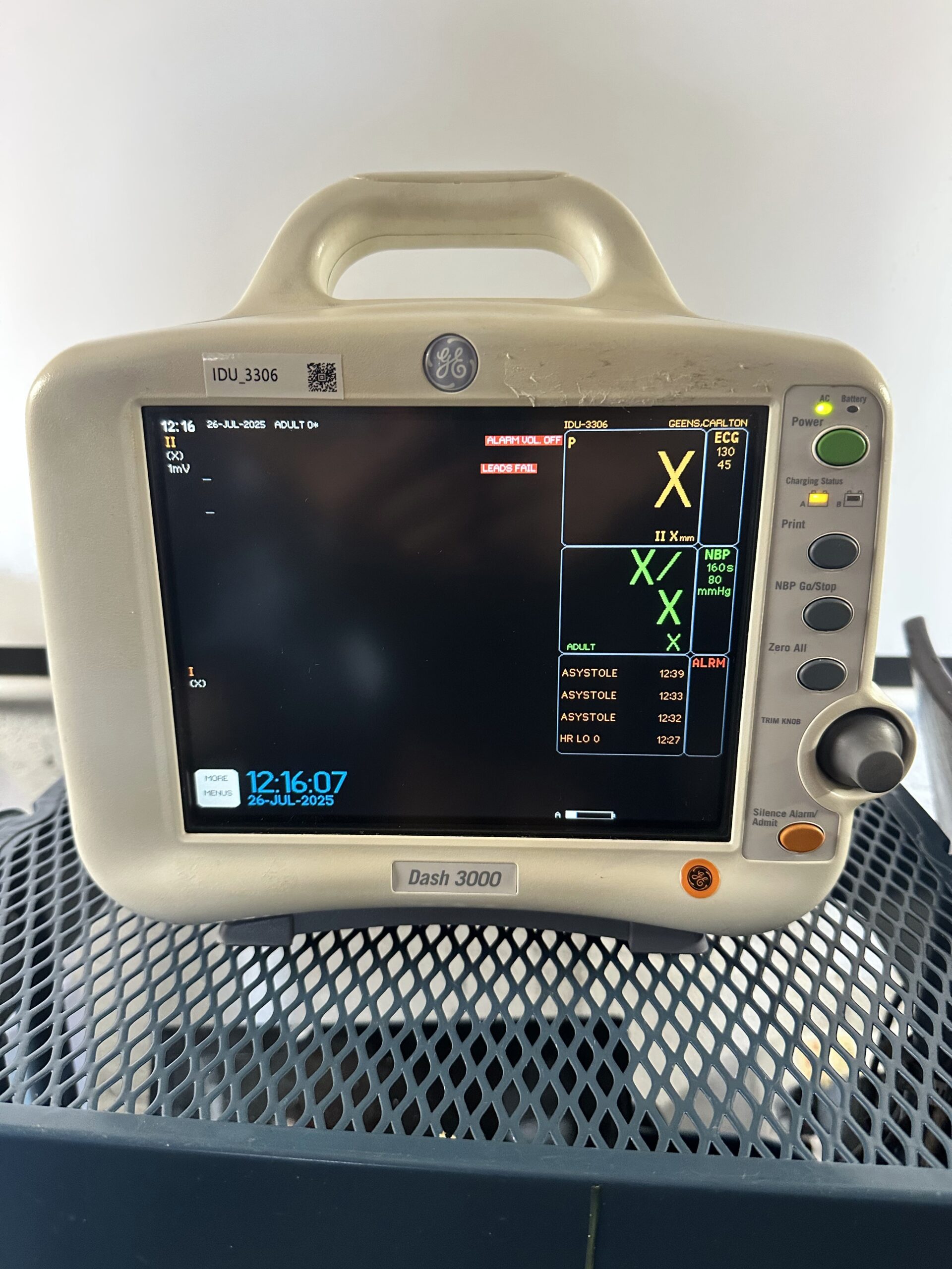 [PARTS] GE Dash 3000 Patient Monitor (IBP, SPO2, Temp, ECG, NBP, CO2) w/power cable